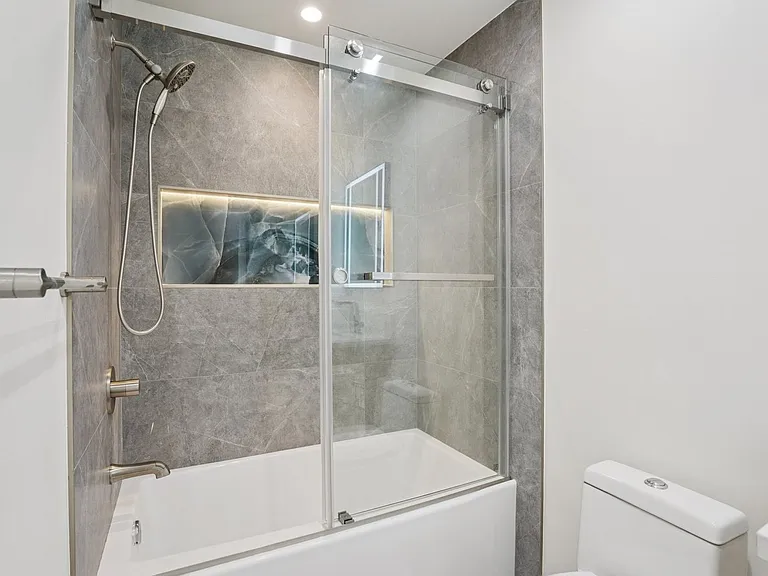 6162 Oak Crest Way — Photo 16