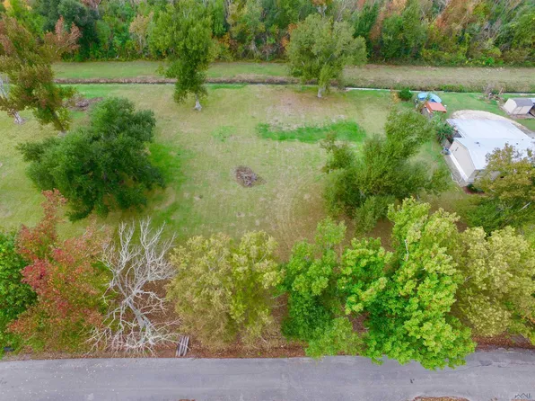 205 W 22nd St, Larose, LA 70373