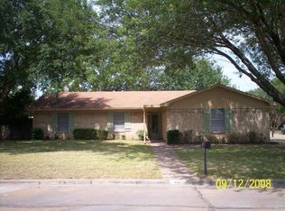 201 Dakota Dr, Hewitt, TX 76643