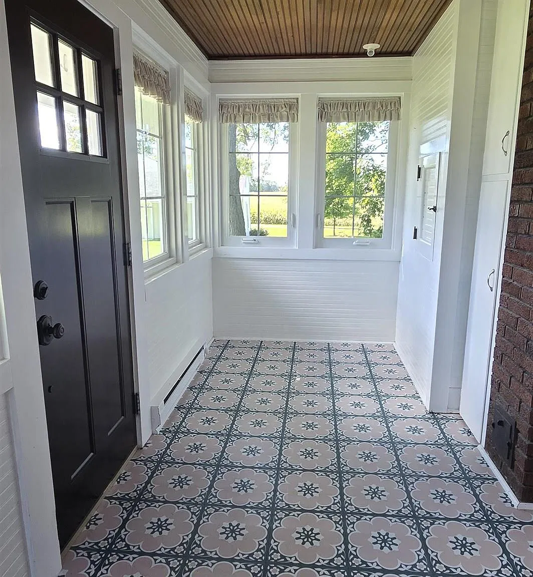 4 bed, 3.0 bath, 2240 sqft, $2,500 — Photo 2