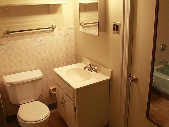 2 Full Bathrooms
