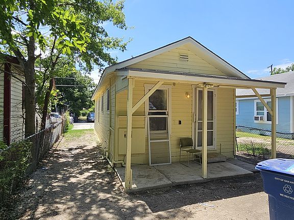 4th image of 1323 CHALMERS AVE