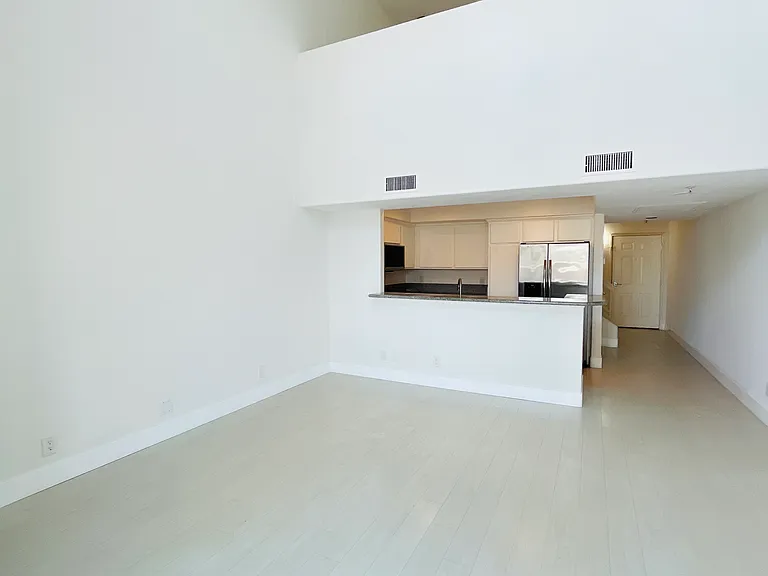 200 Pacific Coast Hwy #208 — Photo 4