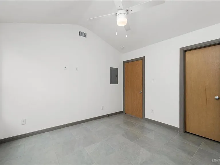 1304 E Iris Ave #1 — Photo 11