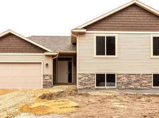 6655 Clarkia Dr NW, Rochester, MN 55901