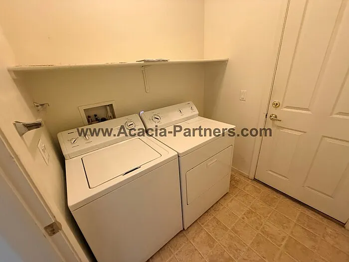 8325 N Peak View Ln — Photo 4
