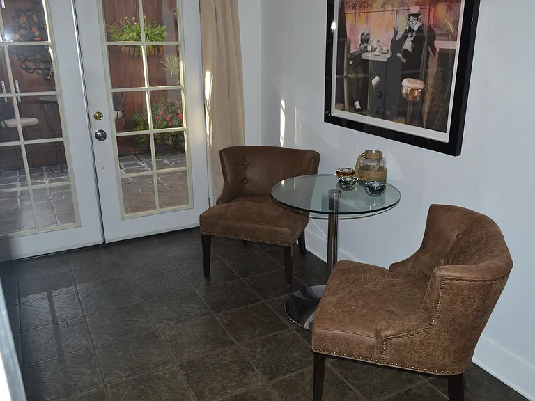 1203 S Rimpau Blvd — Photo 71