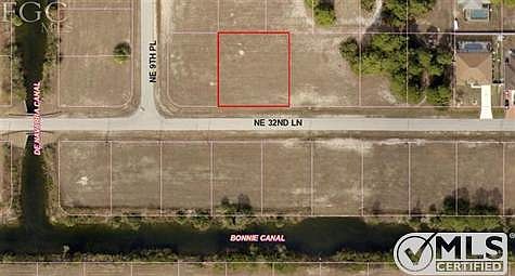 1st image of 925 NE 32nd Ln