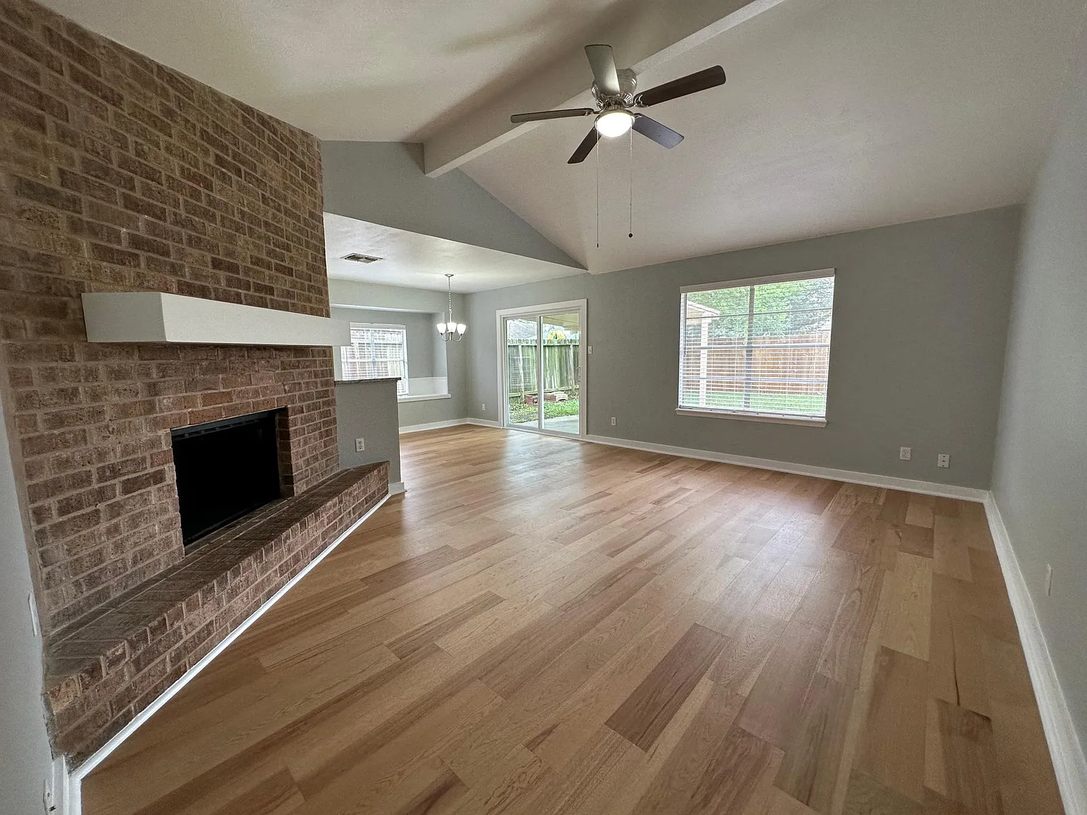 3 bed, 1313 sqft, $1,900 — Photo 3