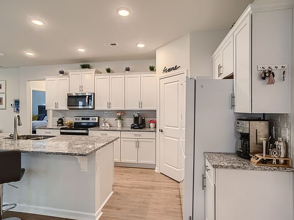 5th image of 2916 Eckersley Dr