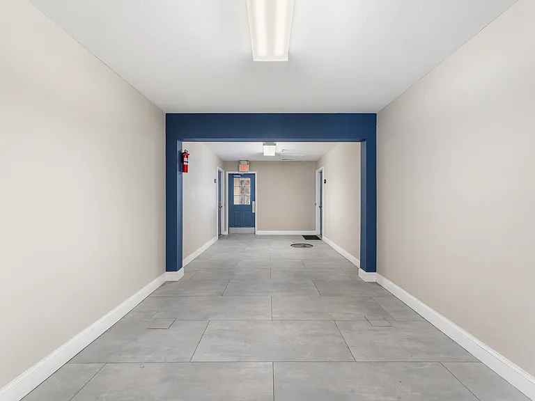 Briarpark at Lakewood — Photo 13