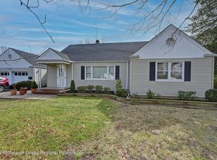 82 Wyckoff Rd, Eatontown, NJ 07724