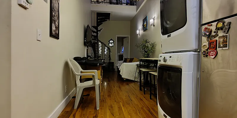 Rented by EXR | media 31