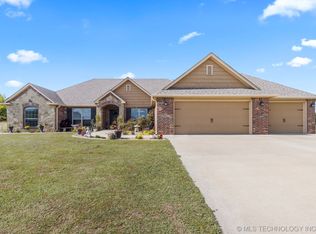 17622 Ridgeview Dr, Claremore, OK 74017