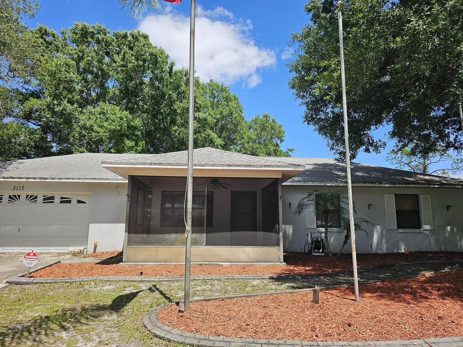 3 bed, 1092 sqft, $1,750 — Photo 1