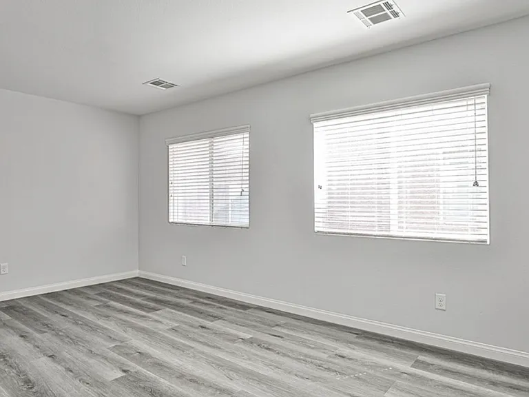 5390 Montauck Ave — Photo 29