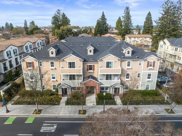 1033 Scotia Ter Unit 302, Sunnyvale, CA 94089