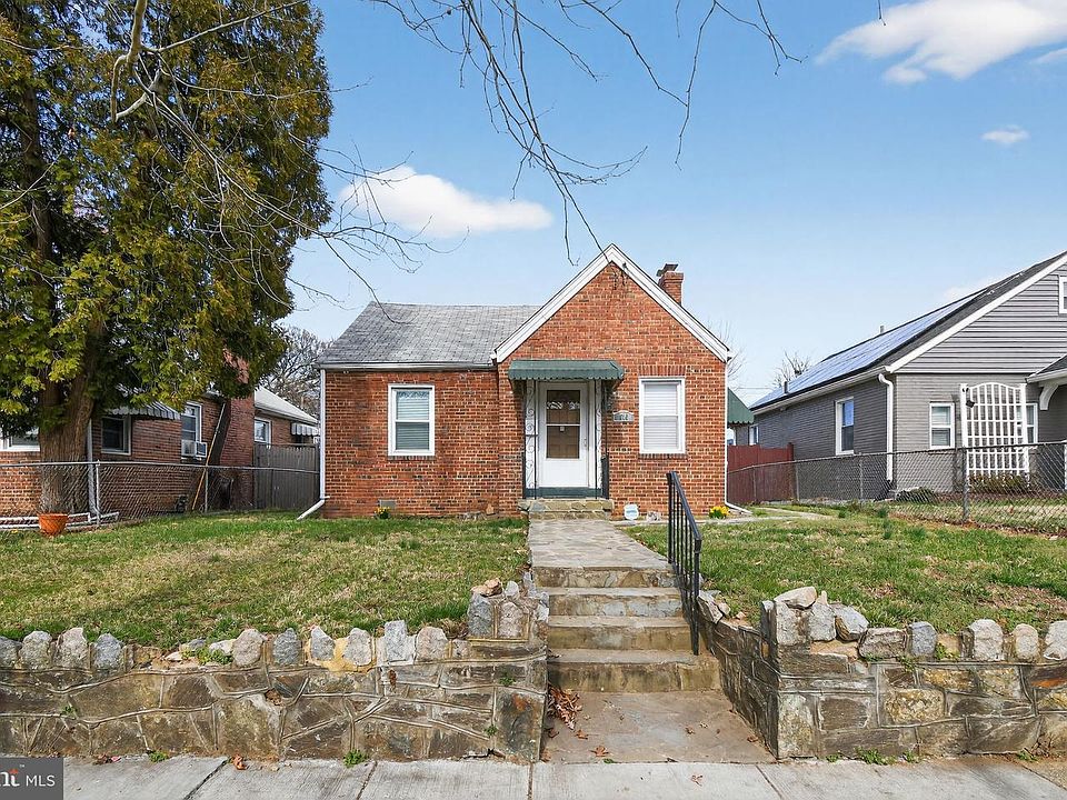 1st image of 516 Lebaum St SE