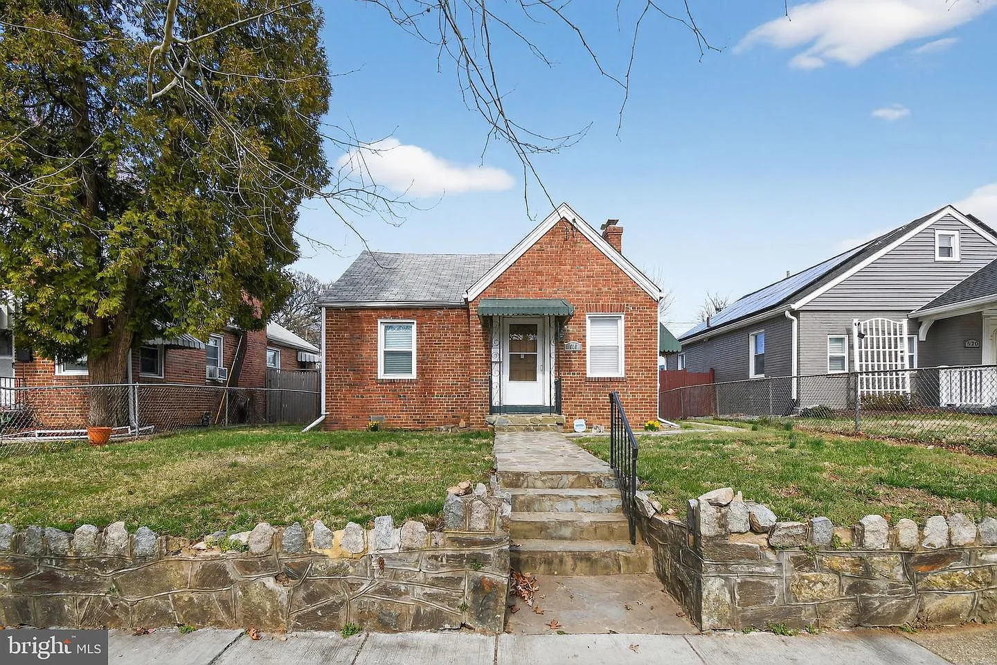 516 Lebaum St SE photo 1