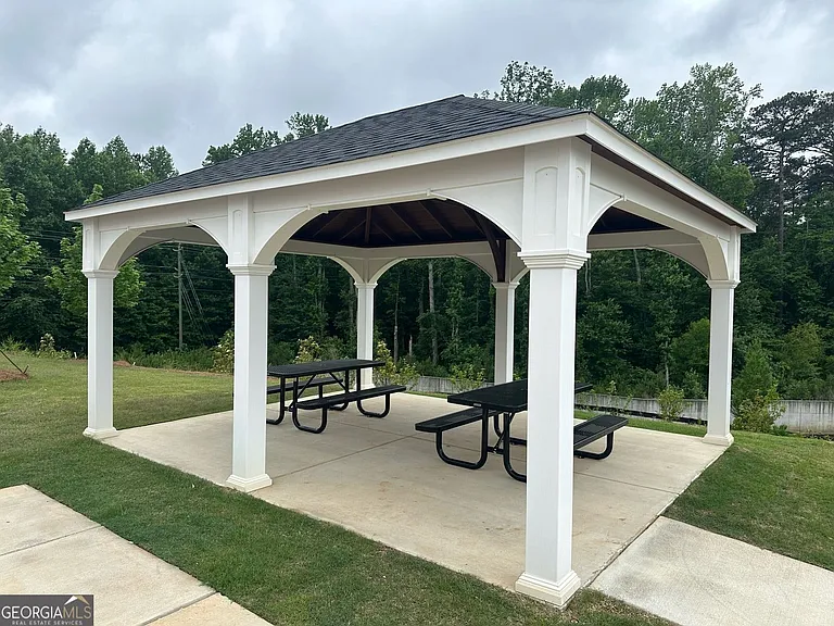 8 Iron Dr — Photo 31