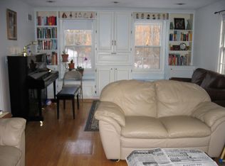 259 Blueberry Hill Rd, Longmeadow, MA 01106