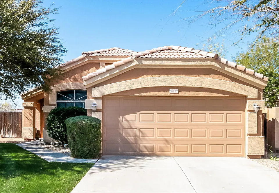620 S Voyager Dr