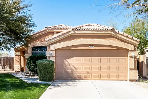 620 S Voyager Dr Photo 1