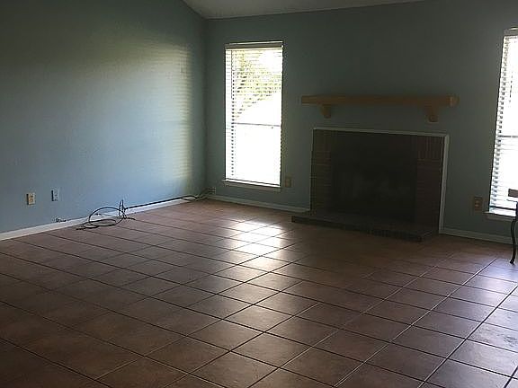3rd image of 1001 County Road 207