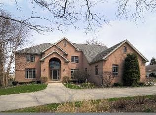 616 E Charles St, Arlington Heights, IL 60004