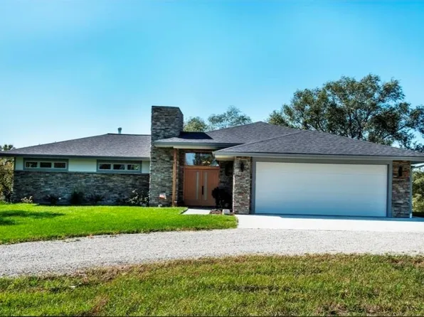 11 E 1100th Rd, Baldwin City, KS 66006