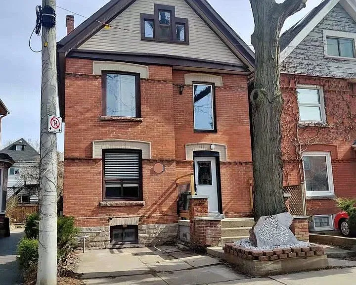 Ontario Ave — Photo 1