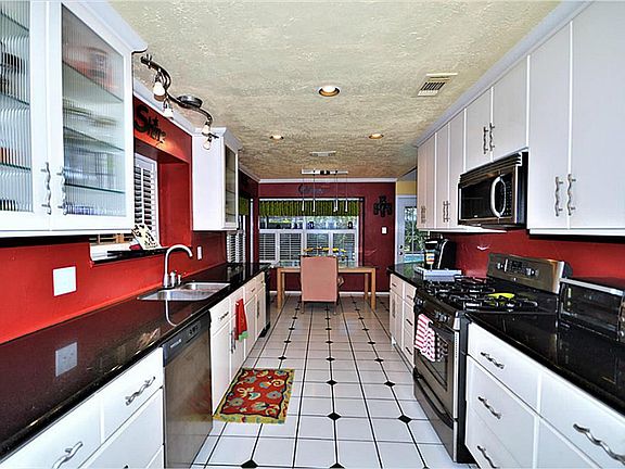 5th image of 1306 Asbury Ln