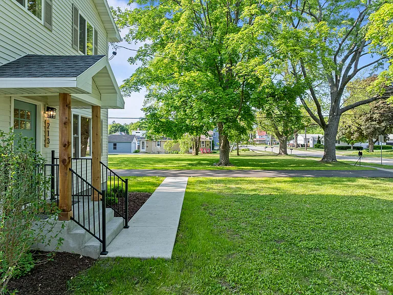 213 S 5th Ave — Photo 46