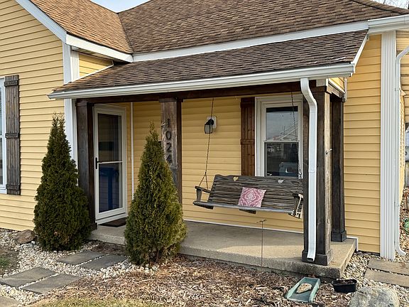 4th image of 1024 N Park St