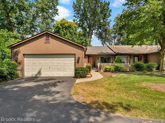 2nd image of 1032 Oak Pointe Dr