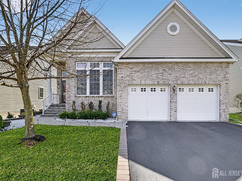 1st image of 6 Inverness Dr