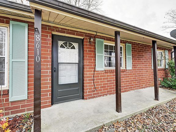 3rd image of 8610 Oglesby Ct