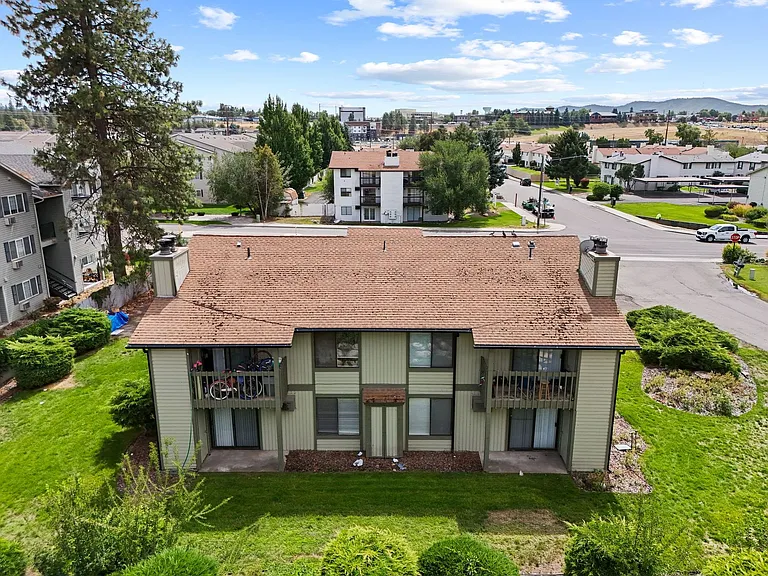 Ironwood Court Apartments — Photo 9