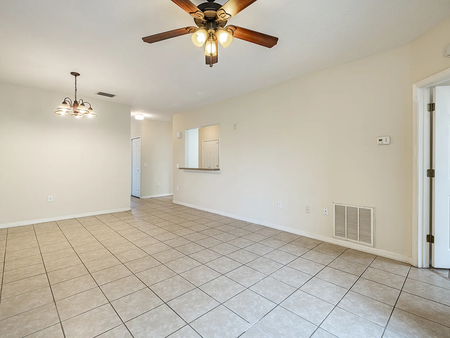 9506 Amberdale Court - 202 — Photo 4
