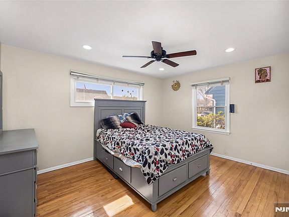 2nd image of 813 Morton St