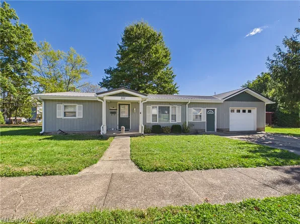 301 Vernon St, Marietta, OH 45750