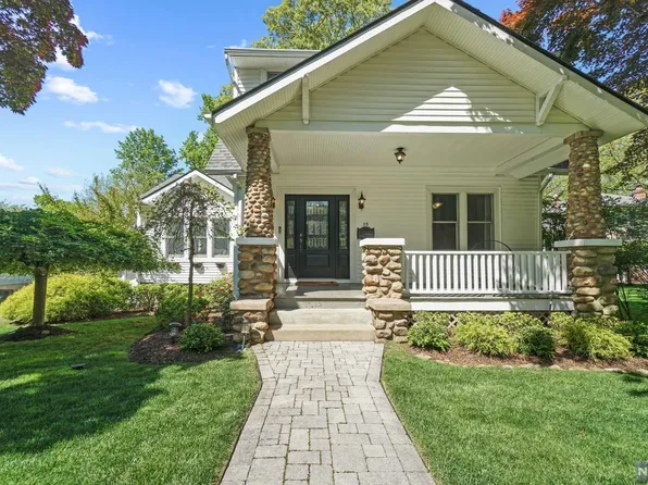 15 Oak St, Woodcliff Lake, NJ 07677
