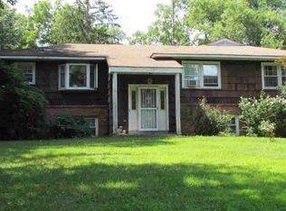 21 Woods Rd, Cold Spring, NY 10516