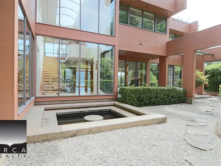 687 Beachview Dr — Photo 21