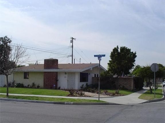 5th image of 833 La Serena Dr