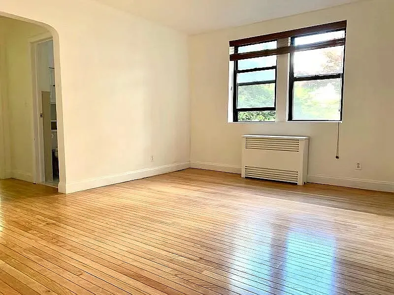 Building Photo - 11 Greenridge Ave #B2