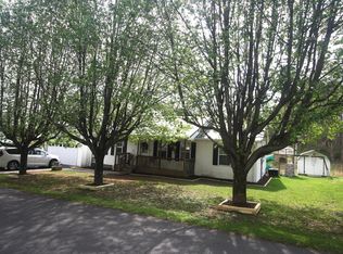 1742 Jackson County High School Rd, Mc Kee, KY 40447