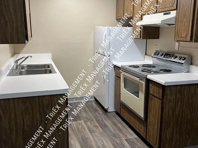 1415 N Virginia St — Photo 2