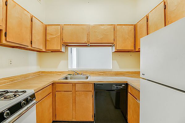 1st image of 369 Washington Ave #3692C