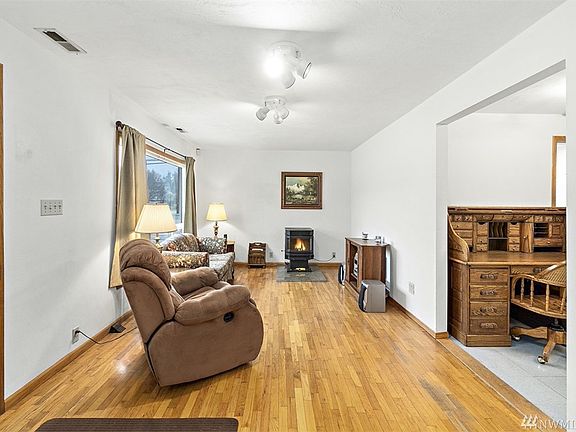 5th image of 133 S 4th St
